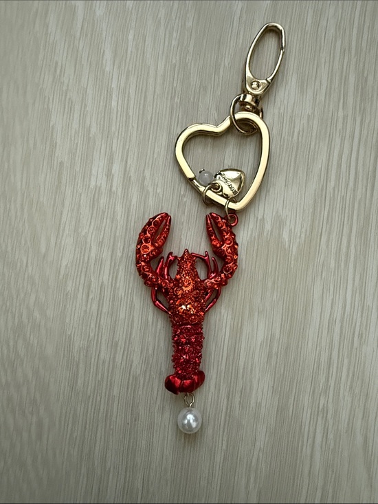Betsey Johnson Accessories - Betsey Johnson Gold Heart Charm Keychain with Pearl Accent